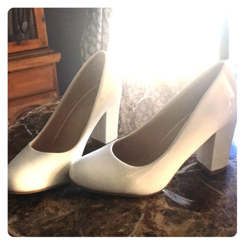 Elegant white block heels